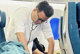 Bác sĩ kể lại giây phút cấp cứu cho hành khách nước ngoài ngất xỉu trên máy bay