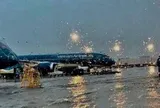 8 sân bay chịu ảnh hưởng trực tiếp của bão số 13, hàng loạt chuyến bay bị hoãn, hủy