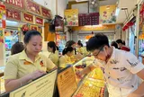 Ngay Tết, hàng loạt cửa hàng vàng ra thông báo nóng