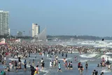 Du khách nườm nượp kéo về biển Vũng Tàu, khách sạn, nhà nghỉ quá tải
