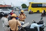 Lỗi vi phạm giao thông thường gặp nào sắp tới có thể bị CSGT phạt tại chỗ tới 7,5 triệu đồng?