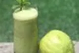 Vì sao bệnh nhân tiểu đường nên ăn hoa quả nguyên miếng thay vì uống nước ép?