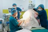 Mẹ bầu nặng 140kg sinh bé “khổng lồ” 4,6kg, ca vượt cạn khiến bác sĩ toát mồ hôi