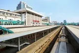 Cận cảnh tuyến đường sắt trăm tuổi giữa lòng Hà Nội trước đề xuất di dời
