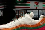 7-Eleven kiện Nike vì đôi Air Max 95 "nhái" bộ nhận diện thương hiệu, Nike lặng lẽ gỡ giày khỏi kệ online