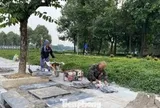 Hà Nội: Vì sao vỉa hè vừa làm xong lại đào lên lắp cống?