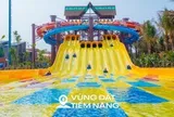 Ngắm 10 làn trượt nước dài hơn 1.000 m tạo nên kỷ lục thế giới trong công viên có 10.000 cây dừa ở TP.HCM