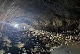 Khối đá lớn đổ sập, hầm duy nhất Việt Nam trải bê tông nhựa toàn bộ lóe sáng, 1.500 người hò reo vì thành công lớn