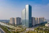 Tòa tháp gần 200m do Vingroup của tỷ phú Phạm Nhật Vượng xây dựng sở hữu 3.000 cảm biến, từng được vinh danh tại Mỹ, đạt tiêu chuẩn tương đương “đại bản doanh” của Apple, Intel