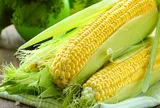 Hai phần "bổ" của bắp ngô thường bị bỏ đi, nhất cái số 1 nhà nào cũng gặp