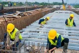 Công nhân thi công xuyên lễ dựng những nhịp cầu Trần Hưng Đạo