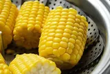 Ăn ngô mỗi ngày suốt 6 tháng, người phụ nữ 60 tuổi bất ngờ khi đi khám
