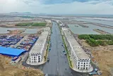 Những dãy nhà phố hiện đại dần hình thành tại siêu dự án lấn biển Cần Giờ