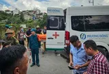 Ba năm, hai lần mất người thân, mẹ nam sinh khóc nghẹn đón con về