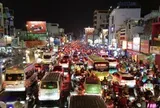 21h nhưng nhiều người tan làm từ chiều vẫn chưa thể về nhà: Các tuyến đường ùn tắc nghiêm trọng trong mưa lớn