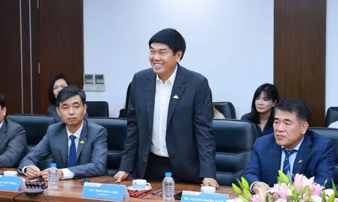 Tỷ phú Trần Đình Long 'kiên quyết' đứng ngoài cuộc đua đầu tư đường sắt cao tốc Bắc Nam, chỉ làm đúng cái mình mạnh