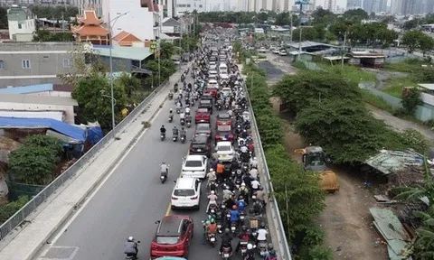 Phạt nặng hơn, vì sao vi phạm giao thông vẫn tràn lan?