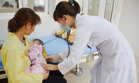 Số ngày cha mẹ được nghỉ chăm sóc con ốm theo quy định mới nhất, người lao động cần biết