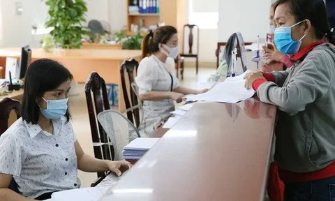 Bộ Nội vụ công bố quy trình tạm đình chỉ công việc với công chức