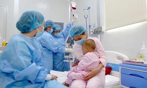Huế xuất viện 4 bệnh nhi "đặc biệt" sau các ca ghép tủy phức tạp