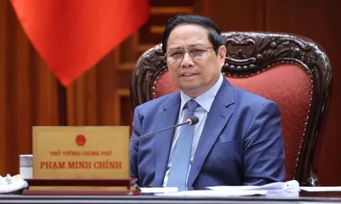 Thủ tướng: Khuyến khích vươn lên từ ‘bàn tay, khối óc, mảnh đất, khung trời, cửa biển’