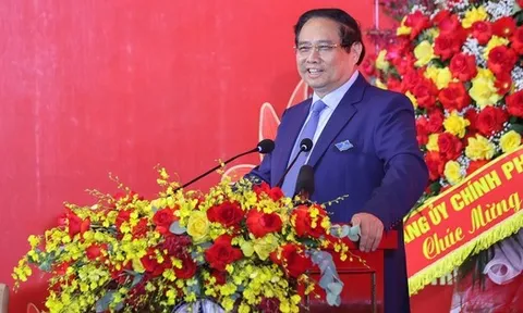 Thủ tướng: Bảo đảm đủ điện cho tăng trưởng 2 con số và tránh các cú sốc về giá