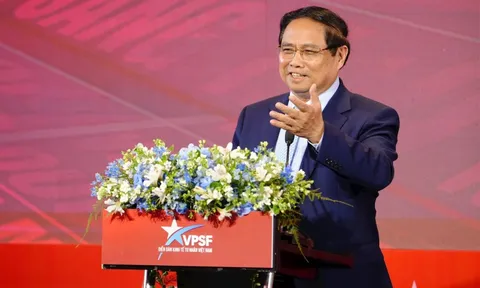 Thủ tướng khen vòm thép lớn nhất hành tinh do Đại Dũng thực hiện: Tốc độ thần tốc trong 10 tháng thay vì 2 năm, tôi rất tâm đắc và xúc động