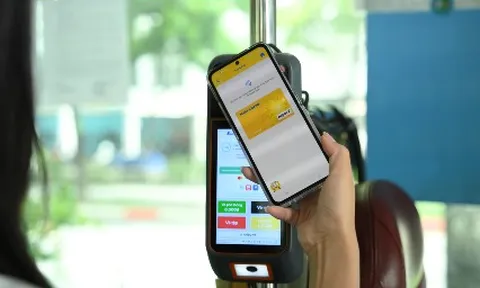 Giao thông công cộng TPHCM hiện đại hóa với thanh toán thẻ NAPAS không tiếp xúc