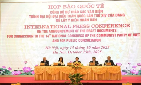 Nhân dân góp ý dự thảo văn kiện trình Đại hội XIV của Đảng trên VNeID