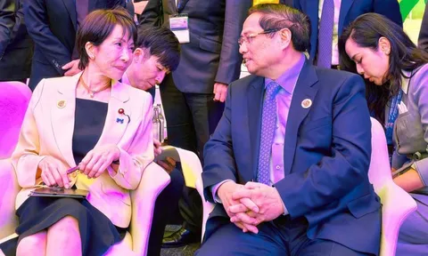 Thủ tướng mời tân Thủ tướng Nhật Bản sớm thăm chính thức Việt Nam
