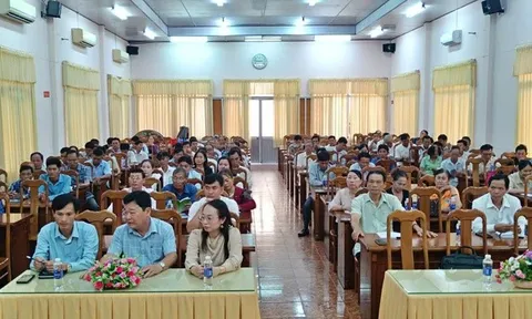 Hội Luật gia tỉnh Cà Mau tuyên truyền, tư vấn pháp luật miễn phí tại xã Đầm Dơi