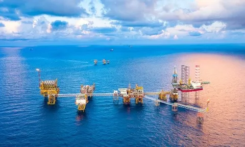 Lập kỳ tích ngoài khơi: Công trình chiến lược đưa "vàng đen" về đích trước hạn 65 ngày