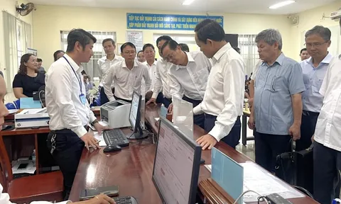 Phó Chủ tịch UBND tỉnh Khánh Hoà Nguyễn Thanh Hà làm việc với lãnh đạo các sở, ngành