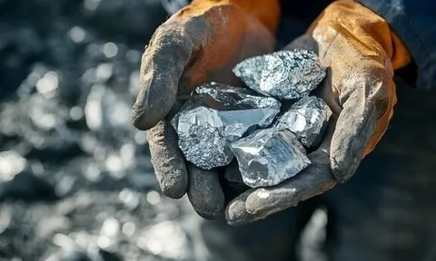 THỊ TRƯỜNG HÀNG HÓA: Giá bạc tăng vọt 4,5%, dầu trở lại mốc 60 USD/thùng