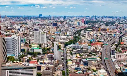 Thái Lan bị hạ dự báo tăng trưởng 2026, Việt Nam vẫn giữ “điểm sáng” khu vực