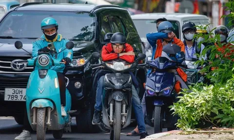 Hà Nội dự kiến hỗ trợ tối đa 5 triệu đồng mỗi người để đổi xe máy điện, miễn phí tiền vé sử dụng phương tiện công cộng