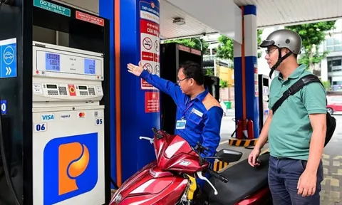 Giá xăng dầu giảm mạnh