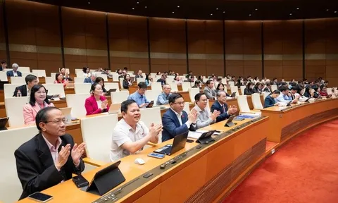 Nghiêm cấm sử dụng không gian mạng để lôi kéo chống người thi hành công vụ