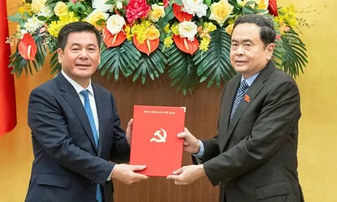 Bộ trưởng Bộ Công thương giữ chức Phó Bí thư chuyên trách Đảng ủy Quốc hội