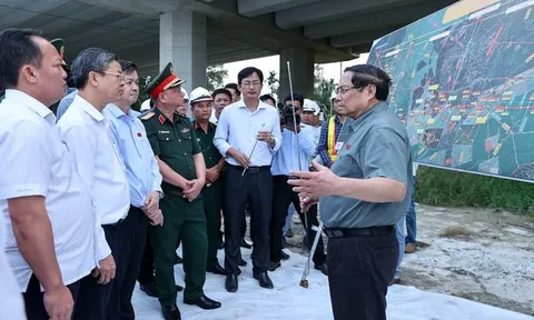 Thủ tướng: Thông xe toàn tuyến cao tốc Châu Đốc - Cần Thơ - Sóc Trăng vào 30/6/2026