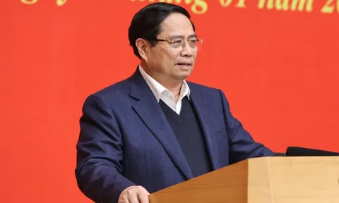 Thủ tướng: Tiếp tục sắp xếp, tinh gọn tổ chức bộ máy ở Trung ương và địa phương