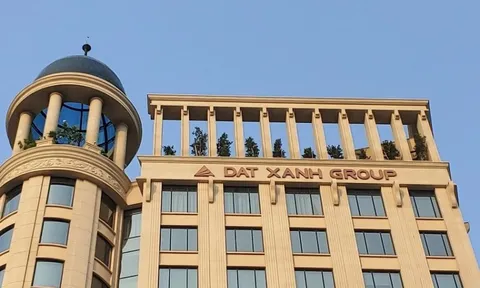 Doanh nghiệp tên tuổi dồn dập bán vốn