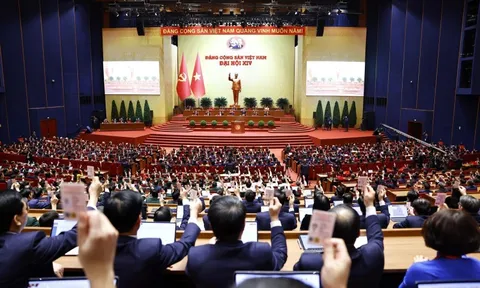 Thông qua Nghị quyết Đại hội đại biểu toàn quốc lần thứ XIV của Đảng