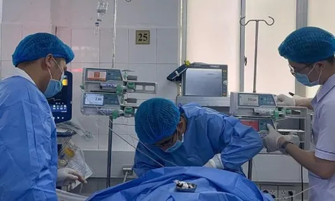 Đau bụng âm ỉ, nôn ói, người đàn ông suýt mất mạng vì căn bệnh không ai ngờ