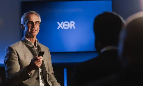 Hutch Hutchison: "Cha đẻ" Vertu hay nhà sáng lập điện thoại xa xỉ XOR?