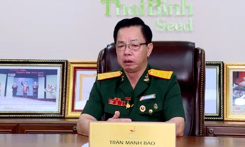 Từ ký ức về nạn đói 1945, người thương binh từ bỏ vị trí cán bộ để về làm công nhân, tạp vụ, đến quyết định "trái cơ chế" để thay đổi đời sống nông dân