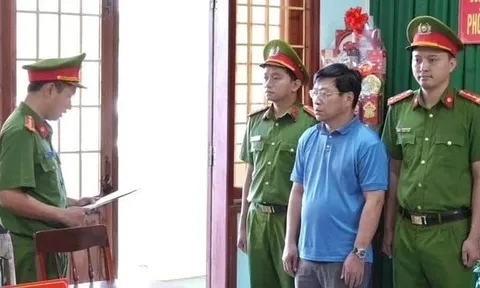 Khởi tố Giám đốc lắp camera để "canh" công an, thu lợi bất chính