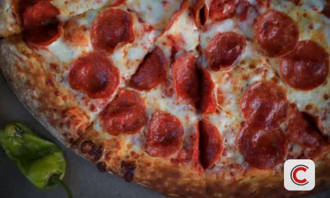 Một chuỗi pizza nổi tiếng phải đóng cửa 300 chi nhánh vì quá khó khăn, hàng chục nhân viên khối văn phòng bị sa thải