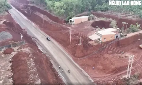 Vụ nhiều nhà dân nằm cheo leo bên mép vực: Tạm dừng thi công đoạn hạ cốt nền đường