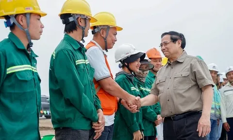 Thủ tướng: Phát triển kinh tế hàng không, khu thương mại tự do thế hệ mới tại sân bay Gia Bình